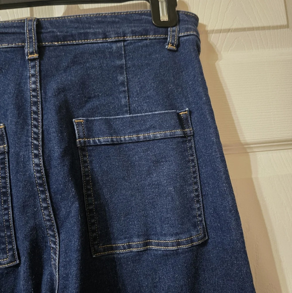 Anniewear LA High Waist Wide Flare Leg Mia Crop Jeans, Dark Wash, Raw Hem, EUC! - Picture 10 of 13